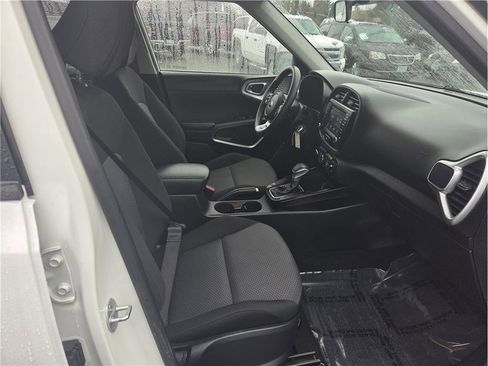 Used 2020 Kia Soul LX image 23