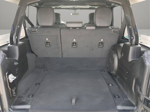 Certified 2022 Jeep Wrangler Unlimited Sahara w/ Cold Weather Group image 26