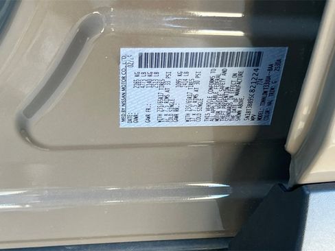 Used 2025 Nissan Rogue SV image 32