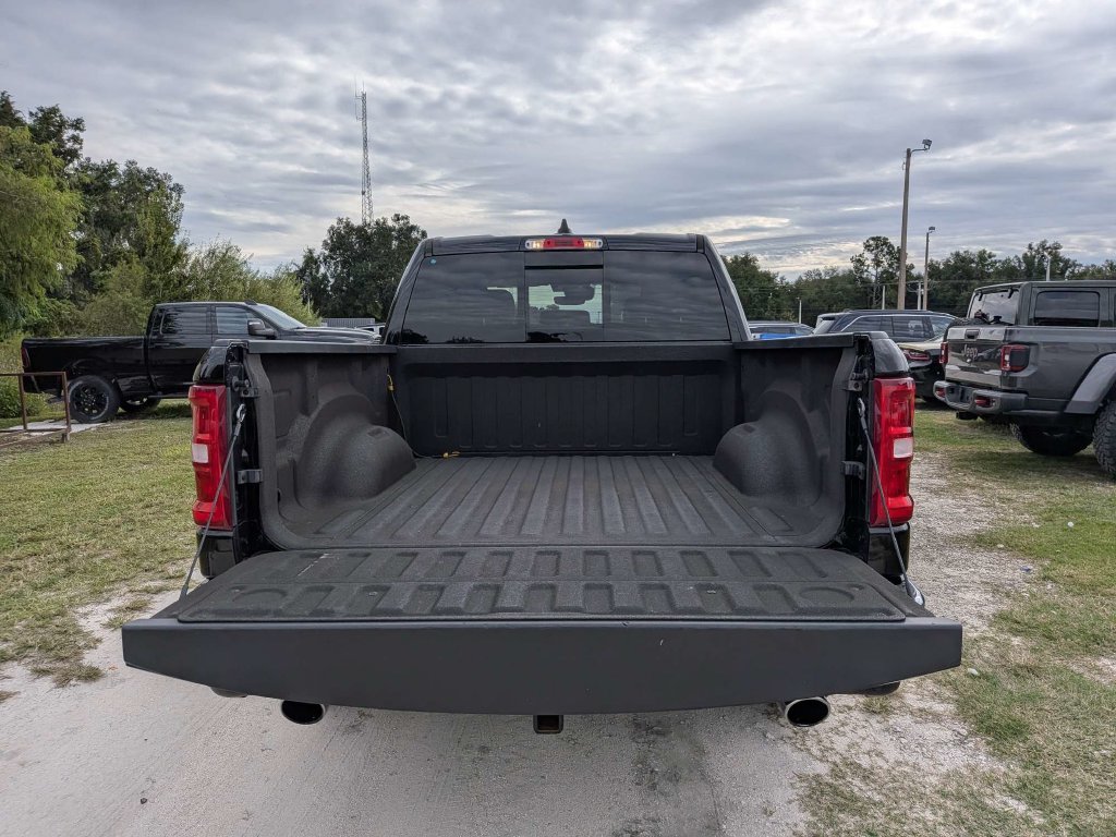 Used 2025 RAM 1500 Laramie AWD/4WD image 13