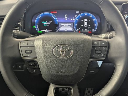 Used 2025 Toyota Camry XSE FWD image 14