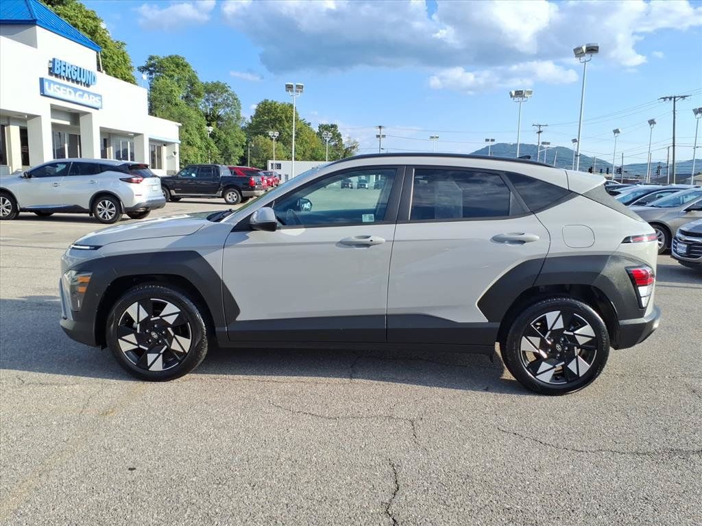 Used 2024 Hyundai Kona SEL FWD image 7