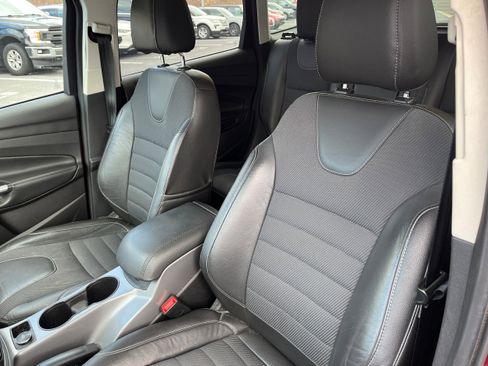 Used 2015 Ford Escape SE w/ SE Chrome Package image 8