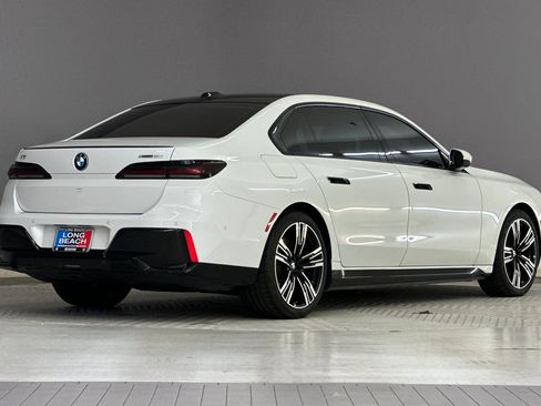 Certified 2024 BMW i7 xDrive60 AWD/4WD image 8