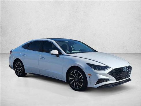 Used 2021 Hyundai Sonata Limited w/ Preferred Accessory Package image 3
