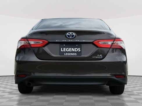 Used 2018 Toyota Camry LE FWD image 5