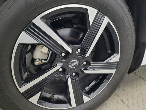 Used 2025 Nissan Sentra SV FWD image 31