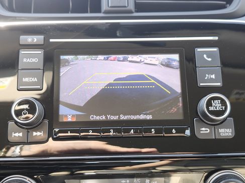 Used 2019 Honda CR-V LX image 2