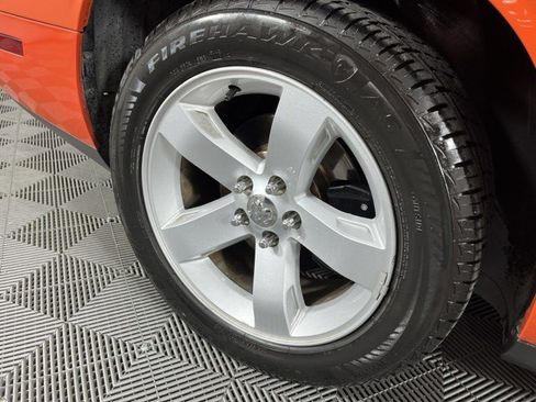 Used 2010 Dodge Challenger R/T RWD image 13