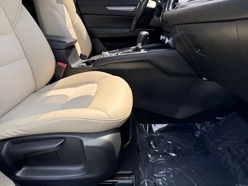 Used 2019 MAZDA CX-5 Touring FWD image 30