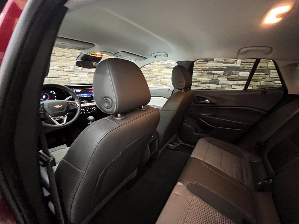 Used 2024 Chevrolet Trax LT w/ Driver Confidence Package FWD image 36