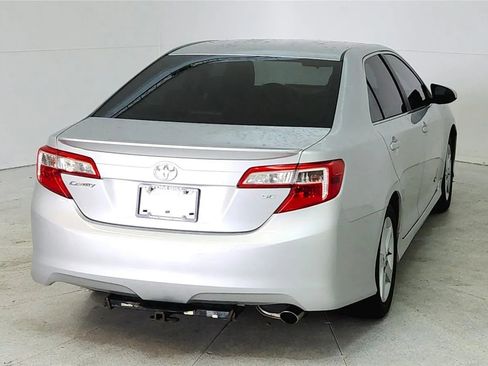 Used 2012 Toyota Camry SE FWD image 6