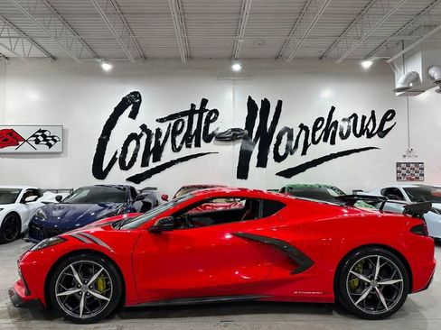 Used 2021 Chevrolet Corvette Stingray Preferred Cpe w/ Engine Appearance Package RWD image 2