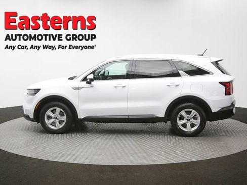 Used 2023 Kia Sorento LX FWD image 56