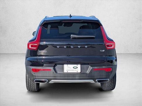 Used 2019 Volvo XC40 T4 Inscription image 7