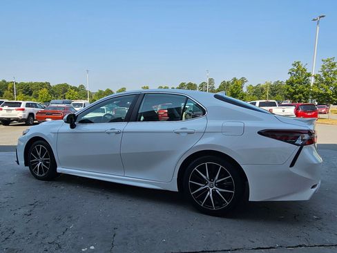 Used 2024 Toyota Camry SE FWD image 5