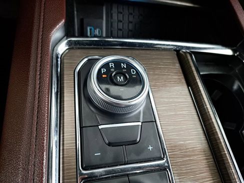 Used 2024 Ford Expedition Limited image 16