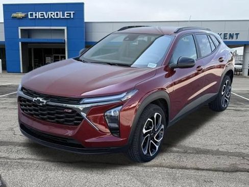 Certified 2025 Chevrolet Trax RS w/ Driver Confidence Package FWD image 28