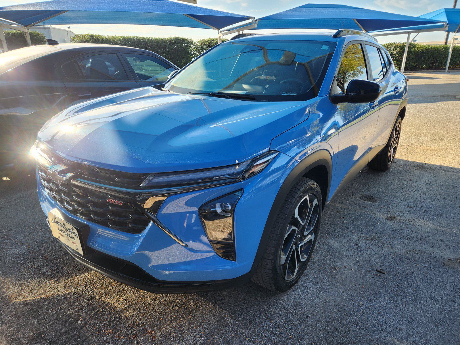Used 2024 Chevrolet Trax RS w/ Sunroof Package FWD image 2