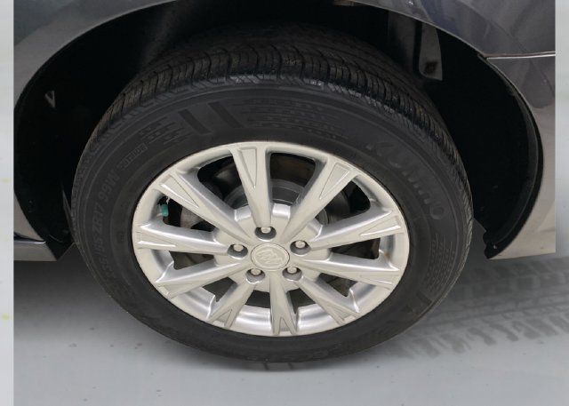 Used 2011 Buick Lucerne CXL FWD image 18