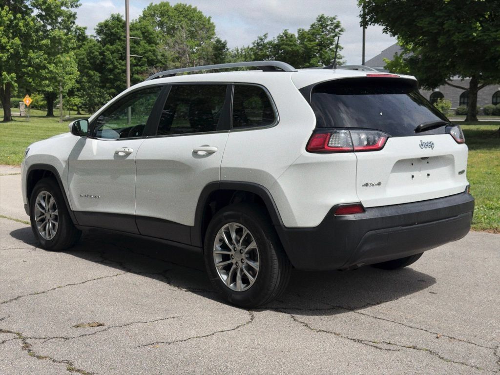 Used 2019 Jeep Cherokee Latitude Plus w/ Cold Weather Group AWD/4WD image 5
