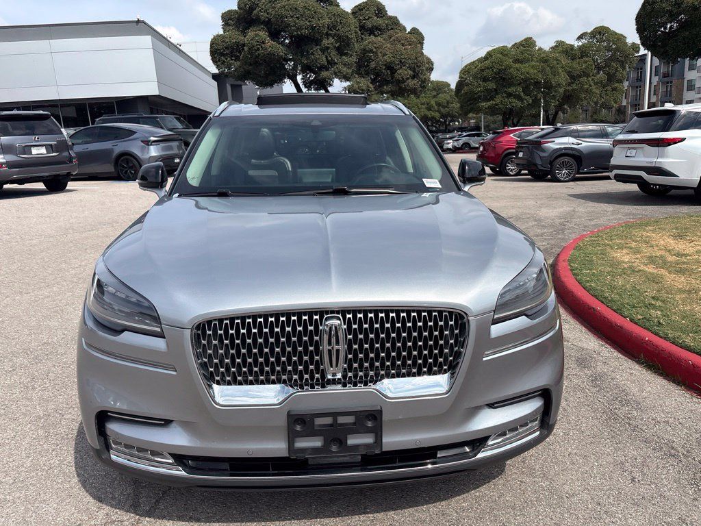 Used 2020 Lincoln Aviator Reserve w/ Equipment Group 201A RWD image 8