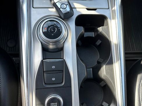 Used 2022 Ford Explorer XLT w/ Equipment Group 202A image 22