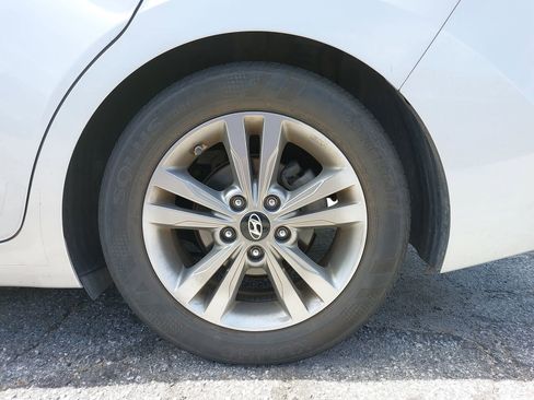 Used 2018 Hyundai Elantra Value Edition FWD image 7