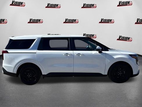 New 2026 Kia Carnival FWD image 4