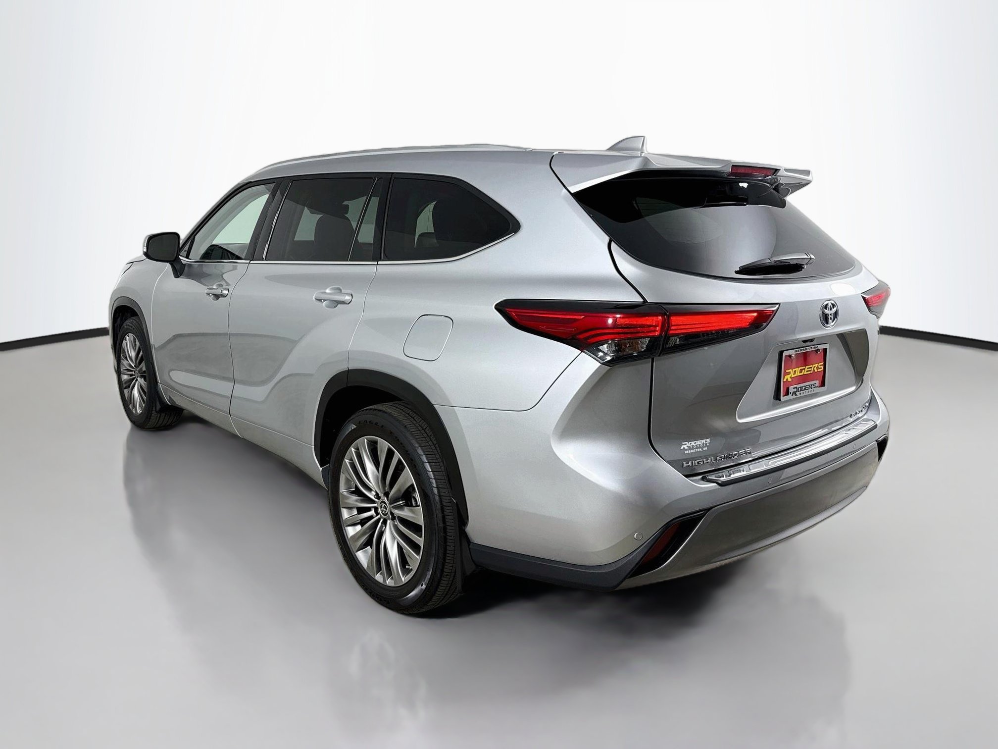 Used 2022 Toyota Highlander Limited AWD/4WD image 6