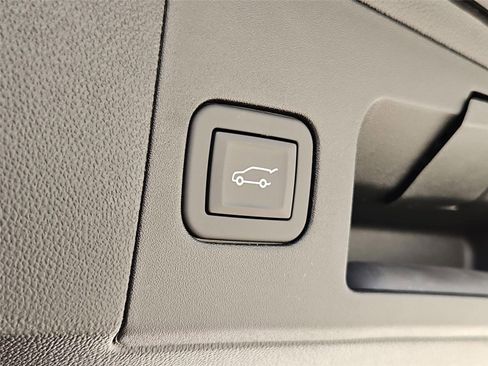 New 2026 Cadillac XT5 Luxury w/ LPO, Floor Liner Package AWD/4WD image 30