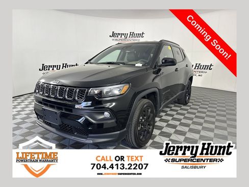 Used 2026 Jeep Compass Latitude image 1