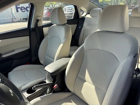 Used 2023 Kia Forte LXS FWD image 10