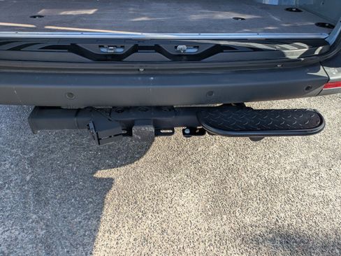 Used 2025 Mercedes-Benz Sprinter 2500 image 11