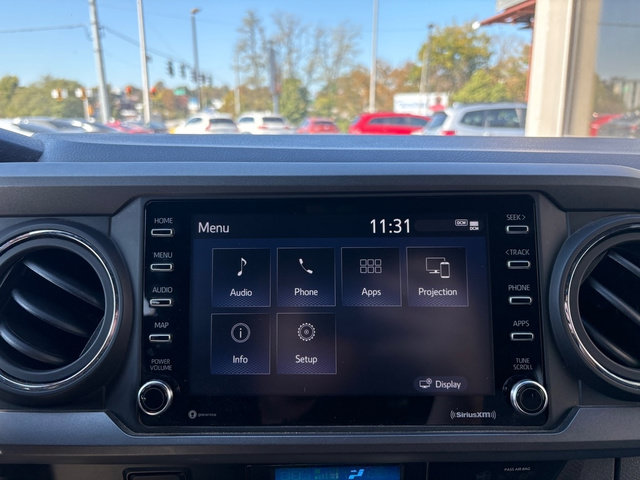 Used 2022 Toyota Tacoma TRD Sport AWD/4WD image 31