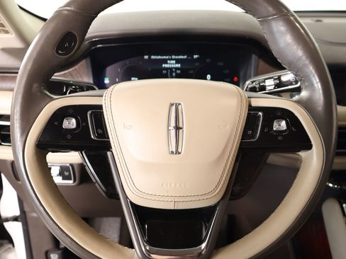 Used 2022 Lincoln Aviator Reserve image 3