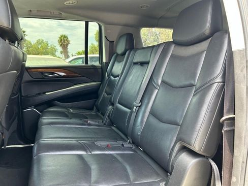 Used 2017 Cadillac Escalade ESV Premium Luxury AWD/4WD image 21