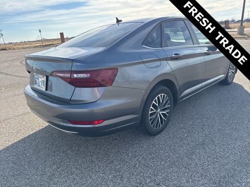 Used 2021 Volkswagen Jetta SE image 5