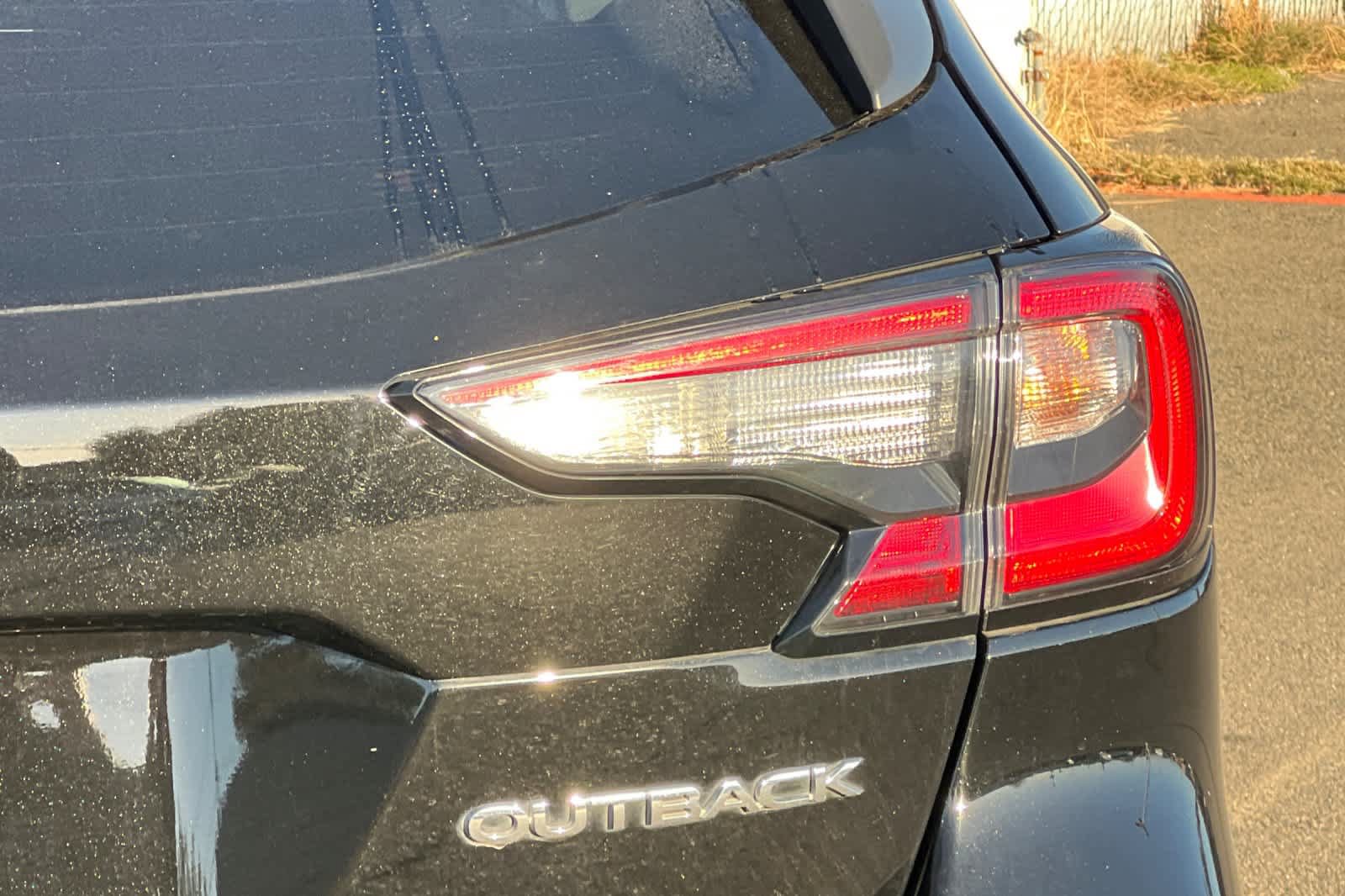 Used 2023 Subaru Outback Premium AWD/4WD image 21