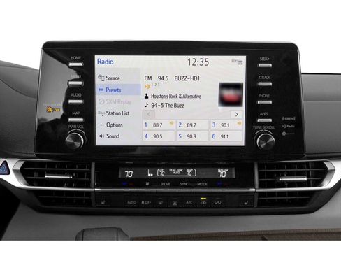 Used 2023 Toyota Sienna XLE image 7