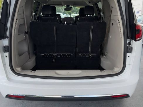 Used 2022 Chrysler Pacifica Touring-L FWD image 20