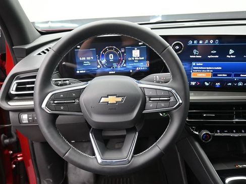 Used 2026 Chevrolet Traverse LT w/ Driver Confidence Package FWD image 28