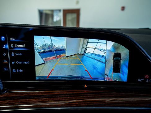 Used 2022 Cadillac Escalade Premium Luxury image 46