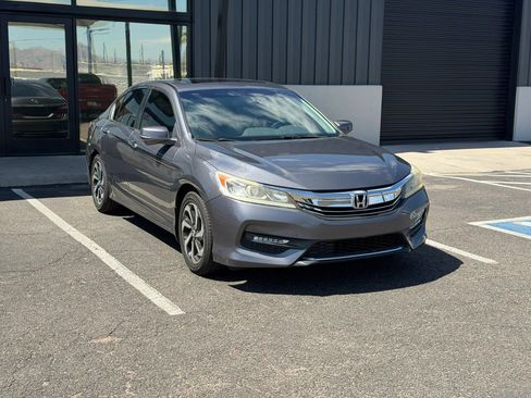 Used 2016 Honda Accord EX image 11