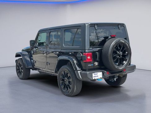 Used 2023 Jeep Wrangler Unlimited Sahara AWD/4WD image 3