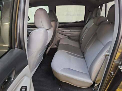 Used 2014 Toyota Tacoma w/ TRD Sport Package image 16