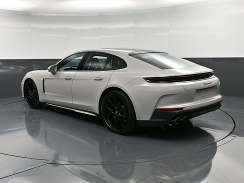New 2026 Porsche Panamera 4 image 3