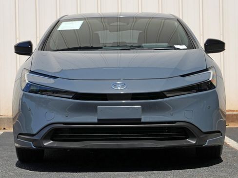 Used 2024 Toyota Prius LE FWD image 6