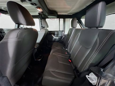 Used 2017 Jeep Wrangler Unlimited Sahara w/ Connectivity Group image 21