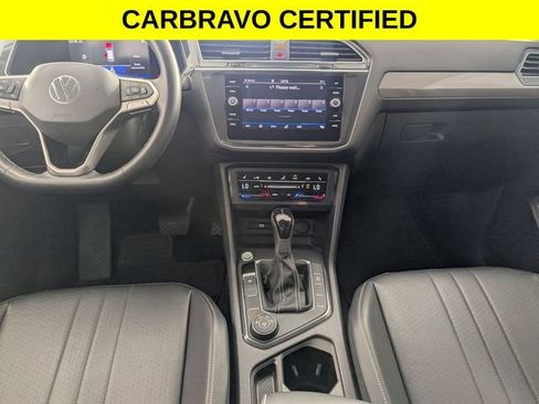 Used 2022 Volkswagen Tiguan SE AWD/4WD image 25
